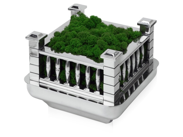 Кашпо металлическое со мхом Кашпо металлическое со мхом