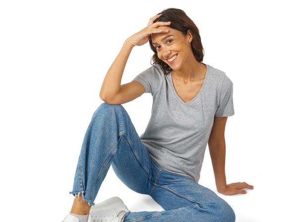 Футболка Heavy Super Club 2.0 женская с V-образным вырезом